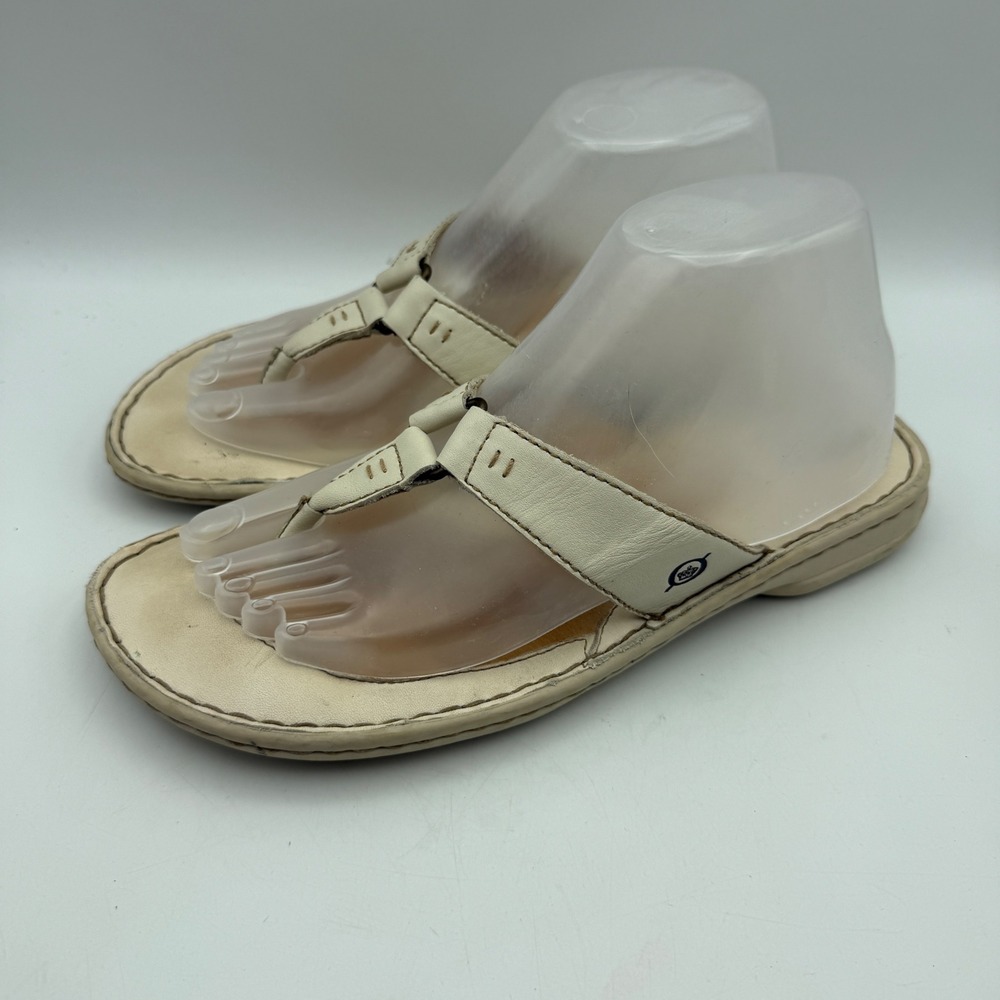 Born Thong Sandals Womens US 9 EU 40.5 Cream Leather Comfort Flip Flops W1388 B7